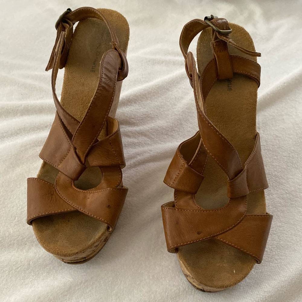 Tan/camel cork wedges